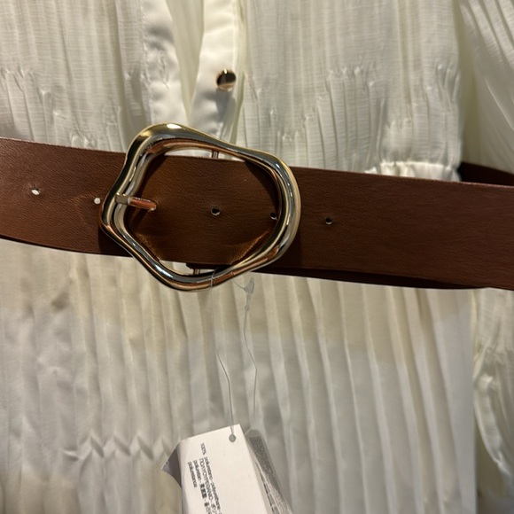 Zara cream pleated midi dress with brown belt - Picture 5 of 9